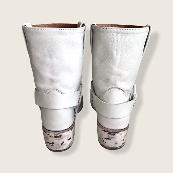 Frye Harness 8R White Distressed Cowboy Calf Boots - Picture 14 of 16